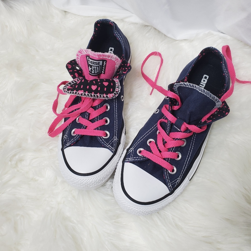 Navy and hot pink Converse with hearts 💕